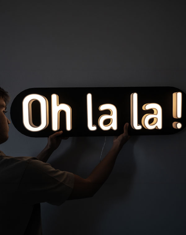 2-oh-la-la-neon
