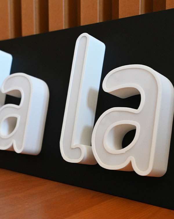 5-oh-la-la-neon